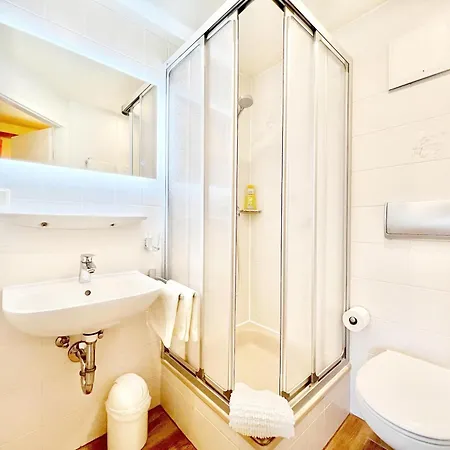 Bed and Breakfast Hotel-heilsberg 3*