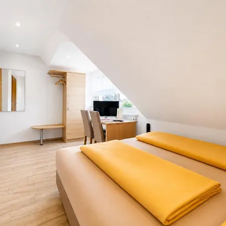 Hotel-heilsberg 住宿加早餐酒店 3*
